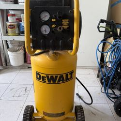 DeWalt Compressor 