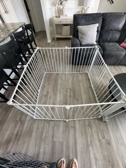 Regalo White Metal Gate
