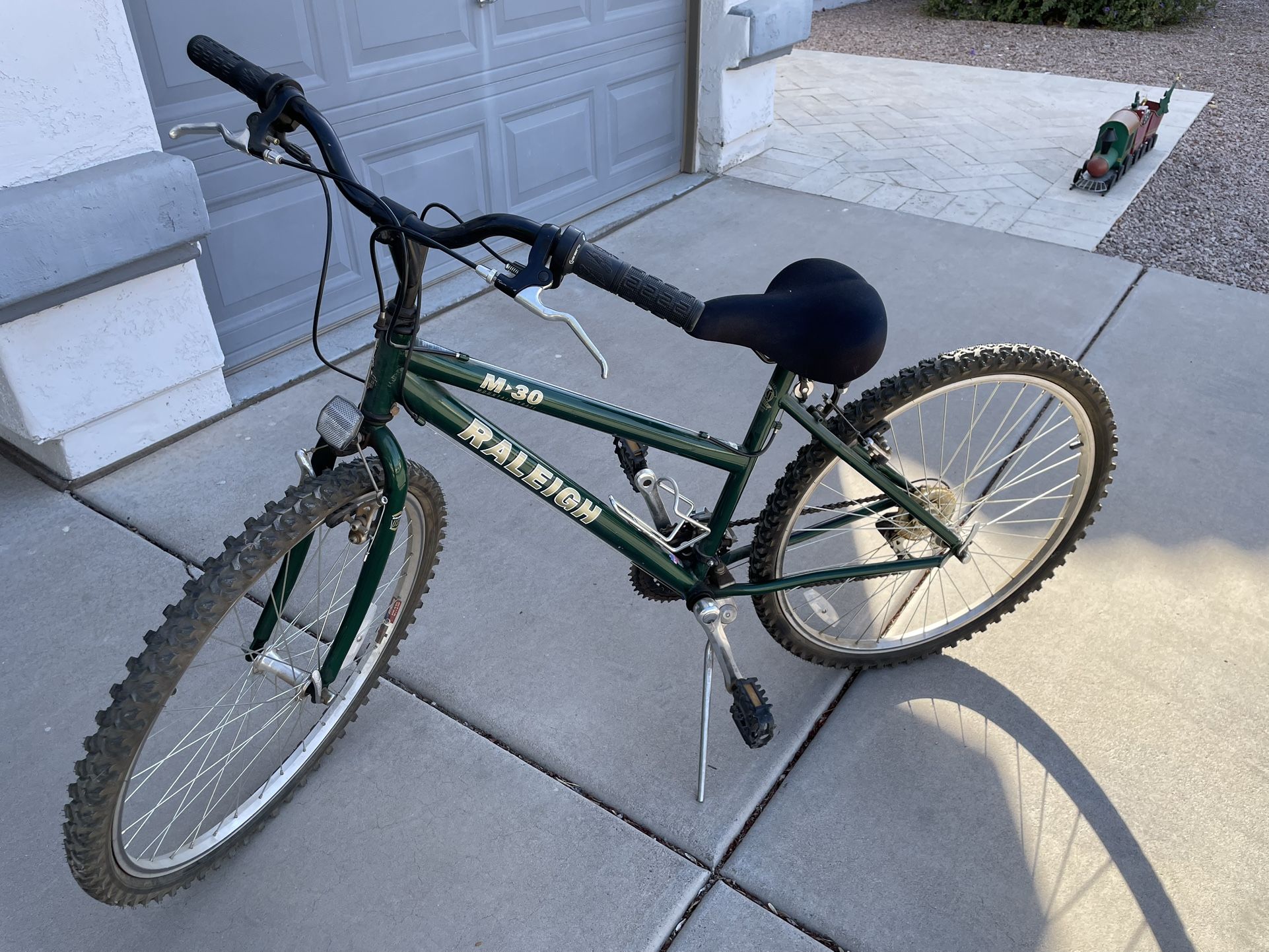 Raleigh M30 Mountain Bike