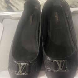 Louis Vuitton Flat Shoes