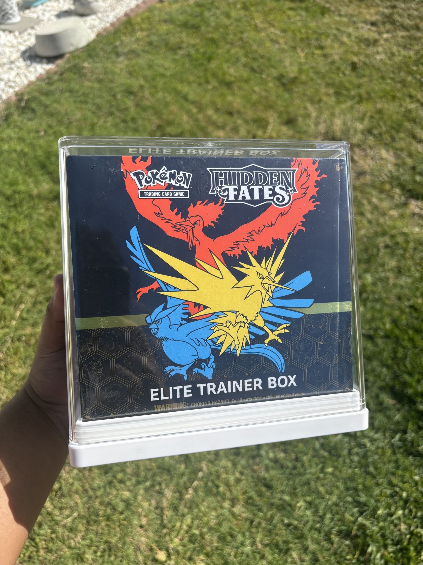 Hidden Fates Elite Trainer Box