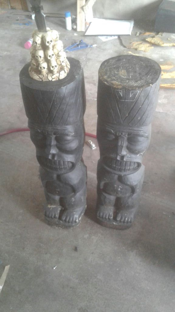 Tiki Statues