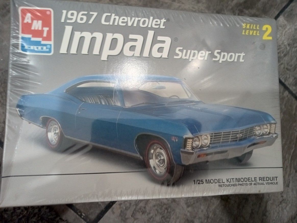 AMT ERTL 1967 Chevrolet Impala Super Sport 1/25 Model Kit