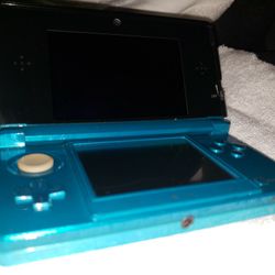 Nintendo 3ds Aqua Blue W/charger Used 