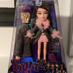 Bratz Original Fashion Doll Dana Series 3 with 2 Outfits and Poster! NEW IN BOX