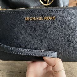 Michael Kors Wristlet Wallet