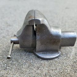 Hollands MFG salesmans sample vise. Miniature vise. 7/8” jaws vice