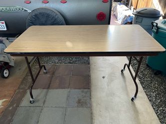 5’ craft table with castor wheels 5’ rolling craft table