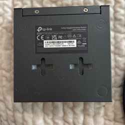 Tp-link 5 Port Gigabit Desktop Switch W/ 4-port PoE