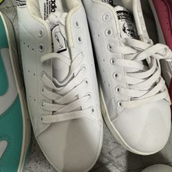  Adidas White Sneakers – Size 8.5 – Brand New / Never Worn