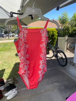 Girls bathing suits (6-8)