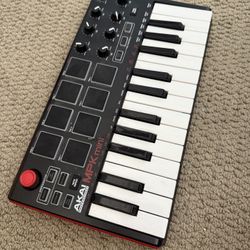 Akai MPK Mini MIDI