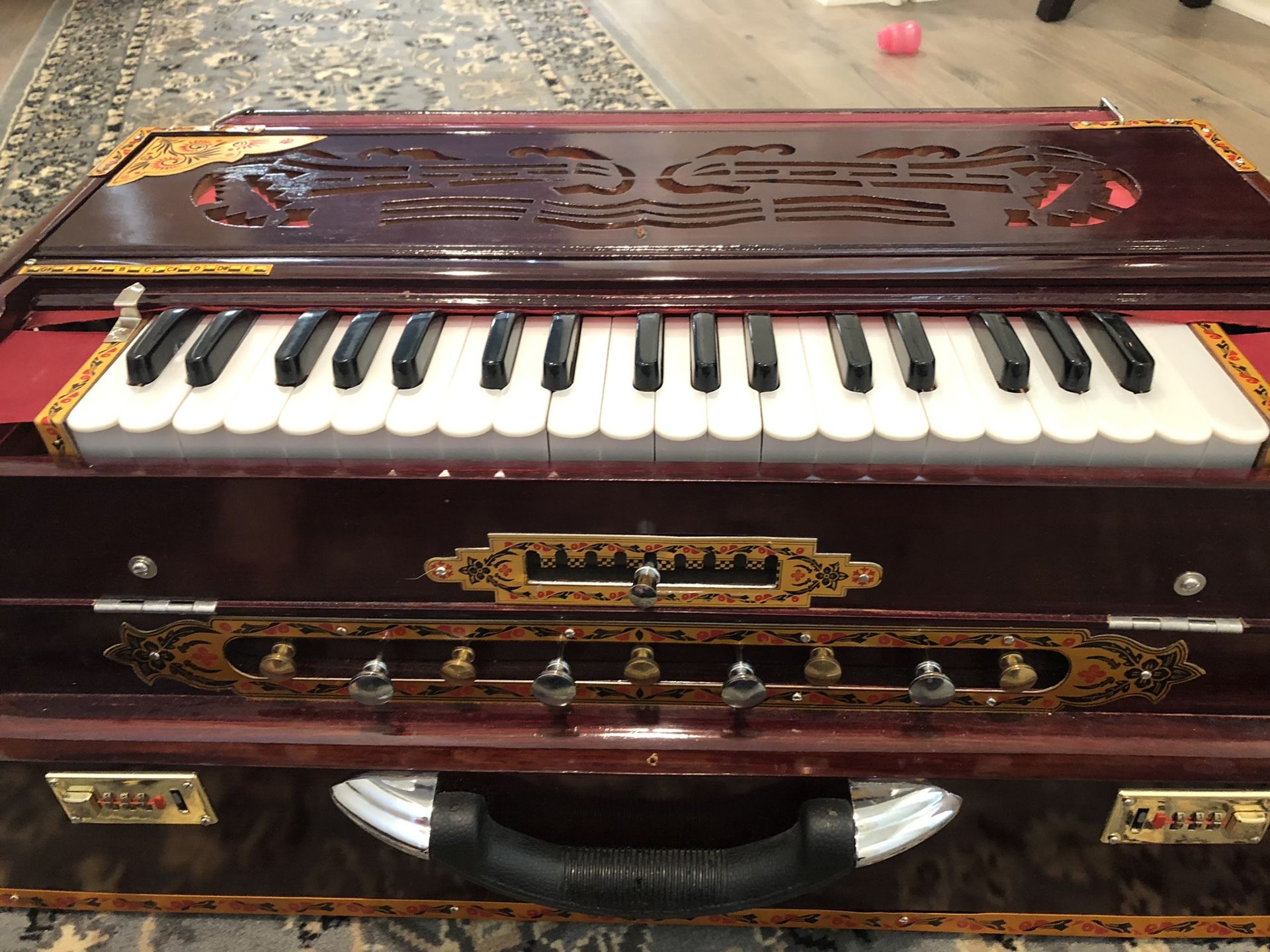 Harmonium 9 stop scale changer