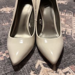 White Pointed Toe Heels 7.5