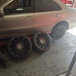 Mercedes E500 Rims (X4)