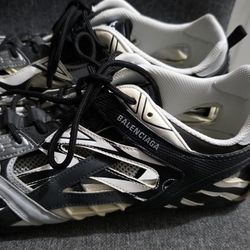 Balenciaga Drive Men’s Sneakers 