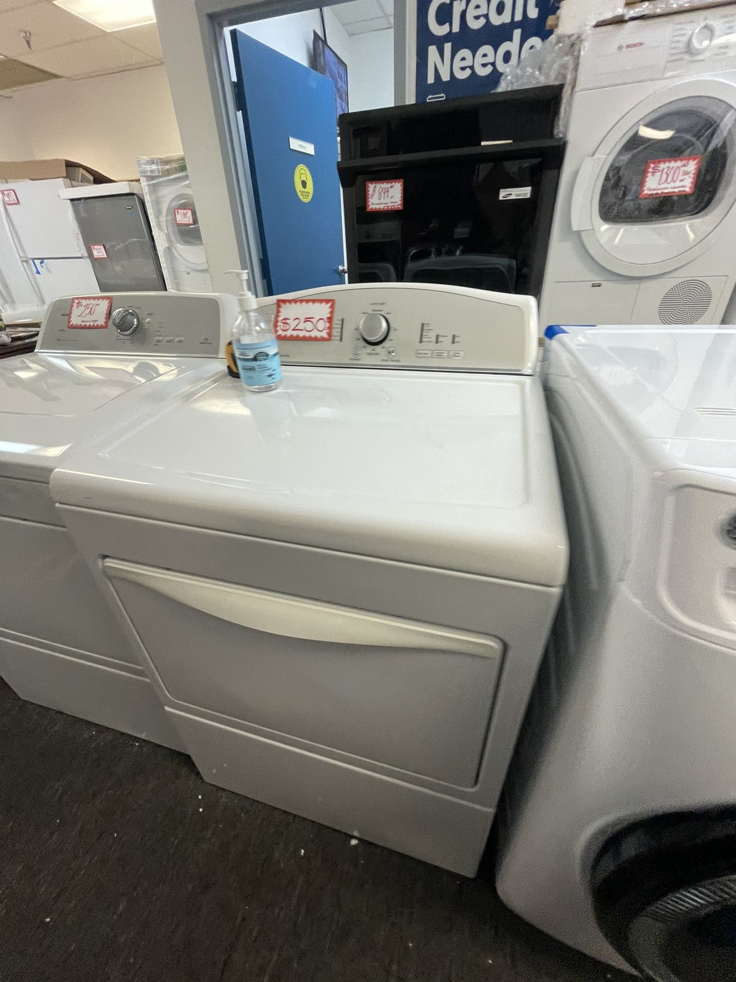 Kenmore Electric Dryer In Excellent Conditions With 4 Months Warranty