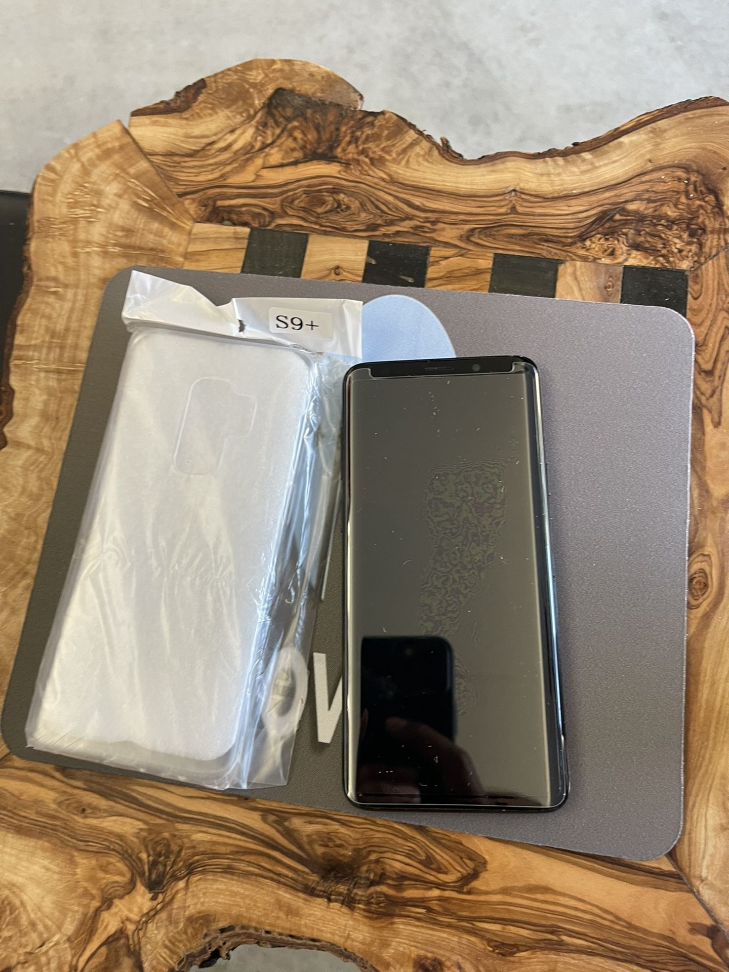 Samsung Galaxy S9 Plus 64GB Black Unlocked For Any Simcard