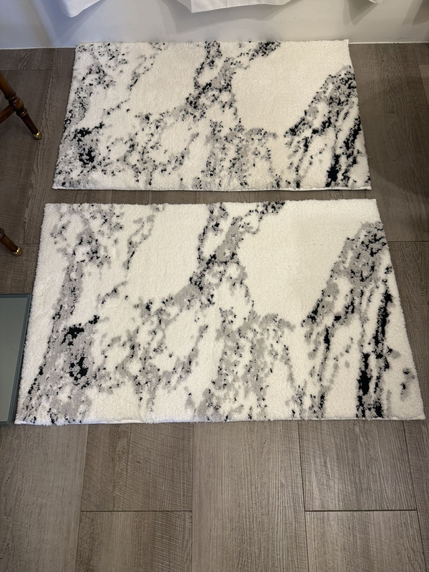 2 New Tahari Bath Mats