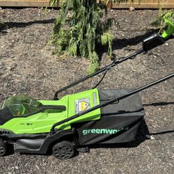 Greenworks 24V 13" Brushless (Push) Cordless Lawn Mower, 4.0Ah Battery and Charger