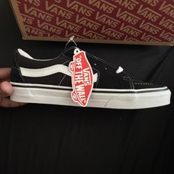Men’s 7.5 Women’s 9.0 Black Vans