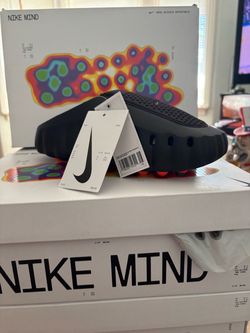 NIKE MIND SLIDES ! Men’s 7,8  youth 5.5