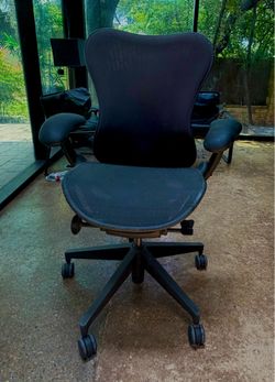 Fully Loaded Herman Miller Mirra 2 Ergonomic Chair – 2018 Model (Graphite)