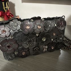 Almost New Authentic Coach Dinky With Tea Rose