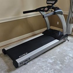 TRUE LC 1100 Treadmill