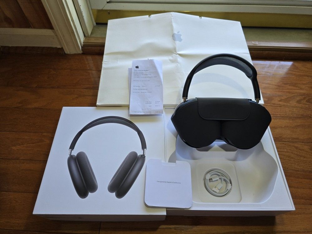 Apple AirPods Max 2024 Wireless Over-Ear Headset USB-C, Midnight Black with Case