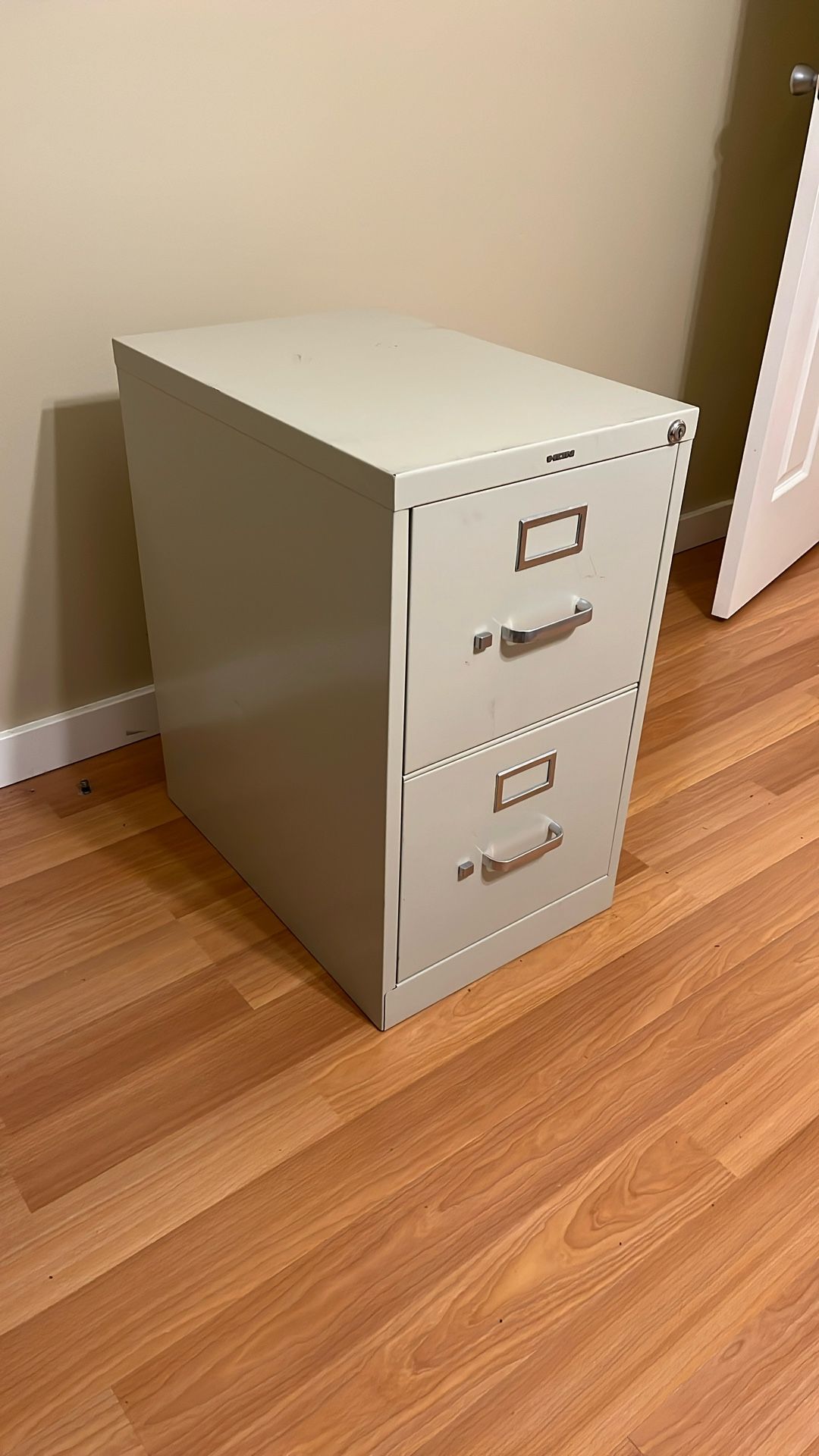 2-Drawer Filing Cabinet 