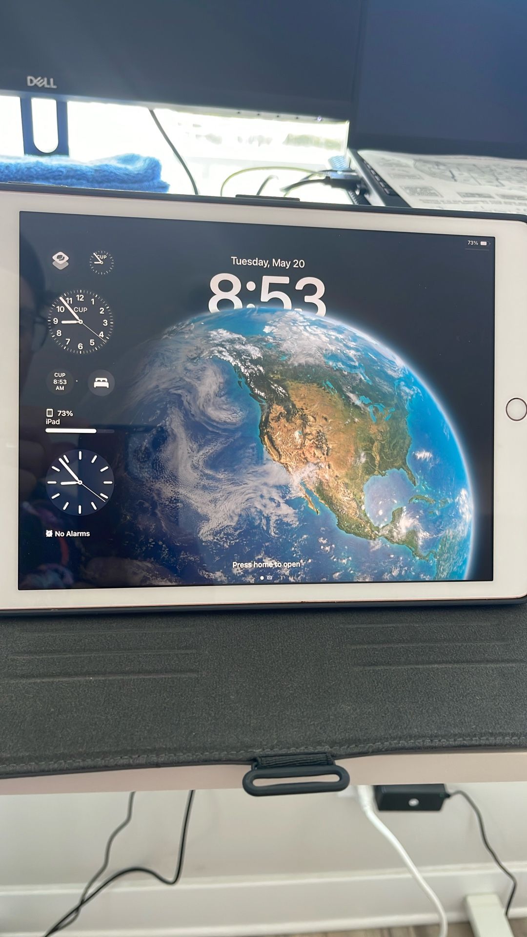 ++Apple 32g iPad w/Pencil++