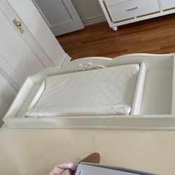 Aurora Changing Tray/table White  With Mat