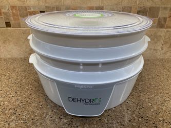 Presto Electric Dehydro Food Dehydrator w/ BRAND NEW Trays