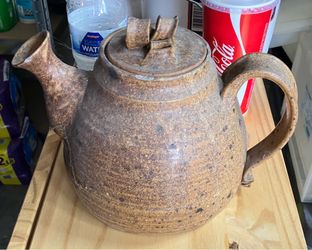 This vintage Chinese teapot/medicine pot