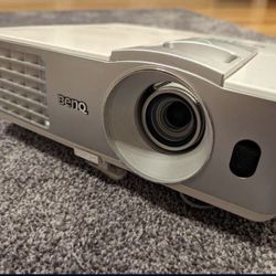 BenQ W1070 DLP 3D Projector With Spare Bulb