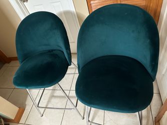 Bar stools 2 /High top table chairs /  barstool very good condition. $45.00