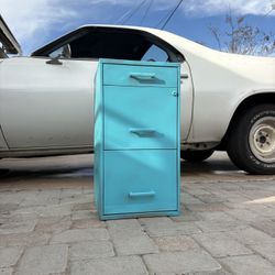 Solid Metal 3-Drawer Filing Cabinet – Quick $20 Deal