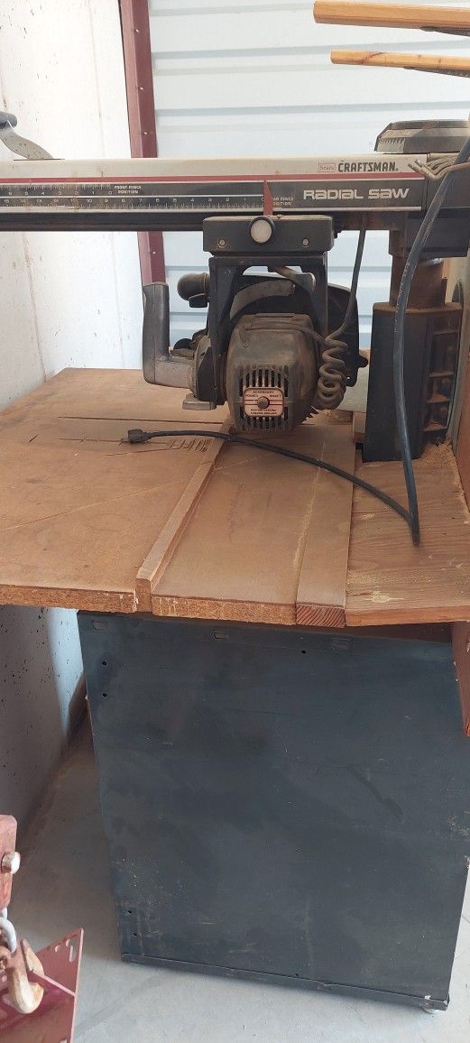 Craftsman 10" Radial Arm Saw With Table/Stand