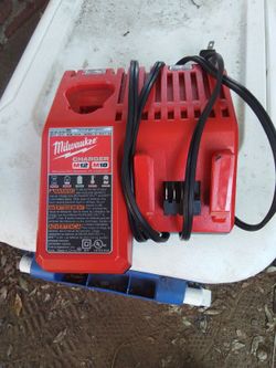 Milwaukee Battery Charger