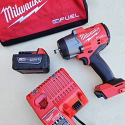 Milwaukee FUEL 18V 1/2in High Torque Impact Wrench KIT