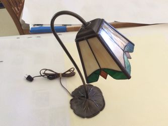 Desk lamp vintage Goose neck Stained Glass Brass lily pad
