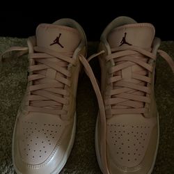 Women’s Jordan Air 1 Low SE (check Description) 