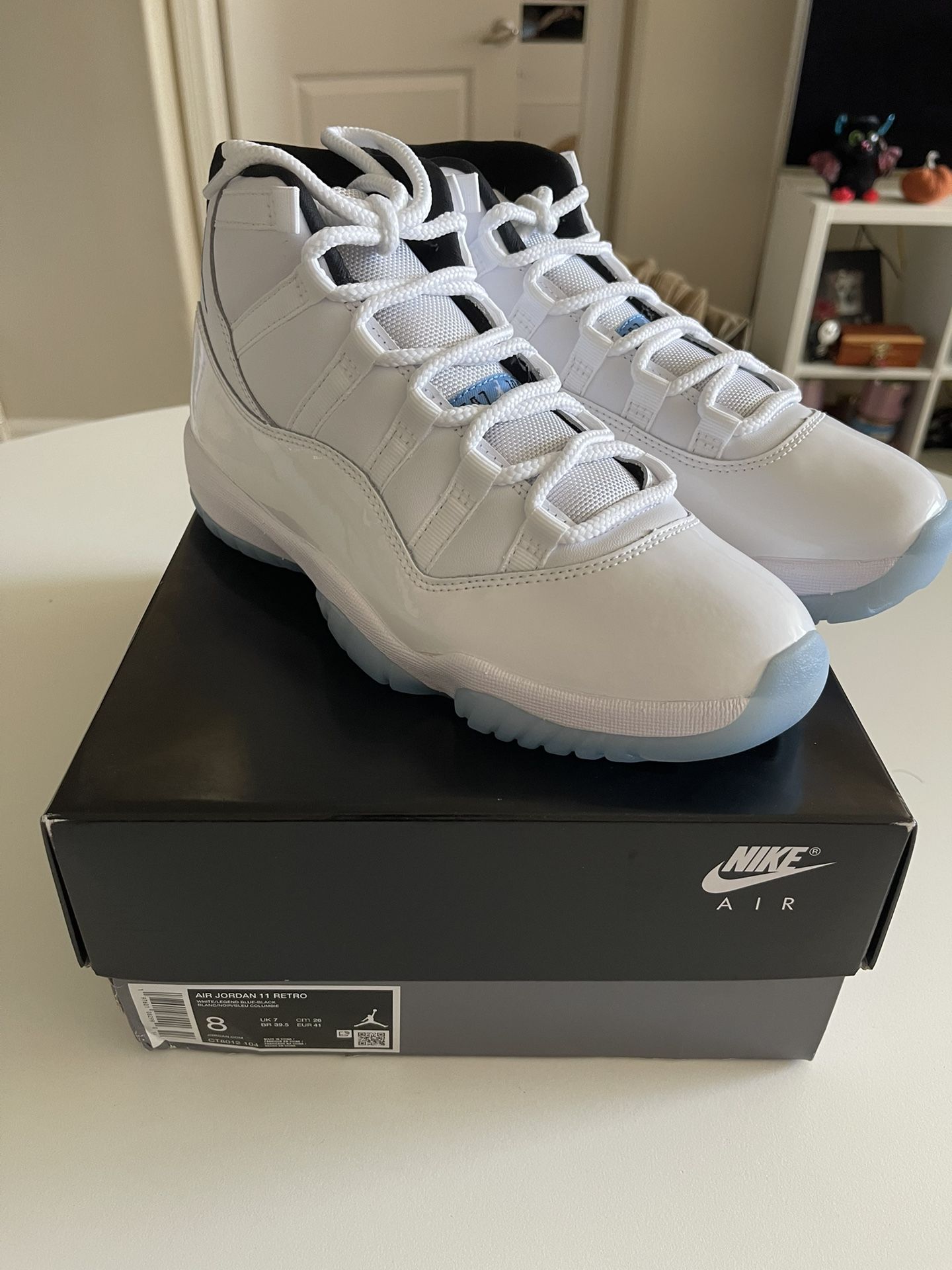 Air Jordan 11 Legend Blue Brand New Size 8 Men’s