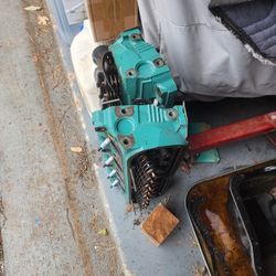 GT40P 4 BAR CAST IRON 5.0L 302 FORD EXPLORER CYLINDER HEADS