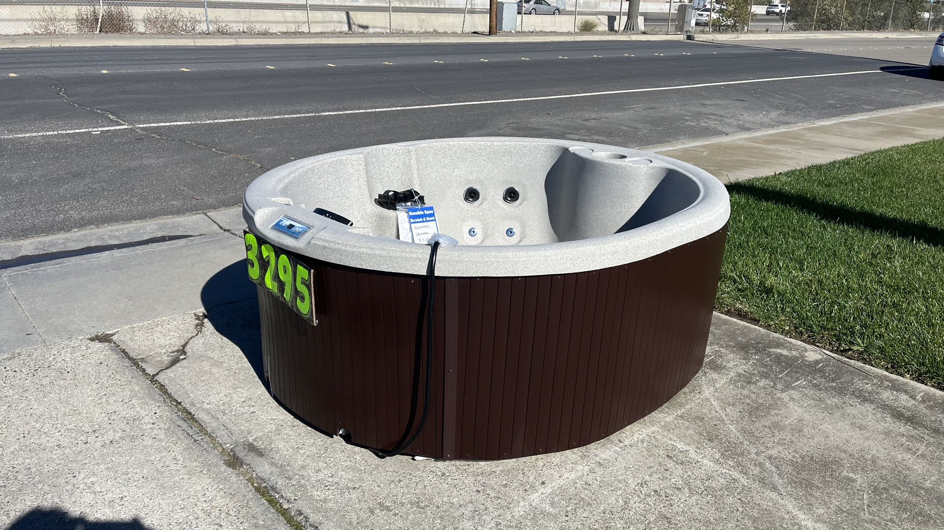 Aquaterra Calavara Spa Hot Tub 110v Or 220v Convertible Small Spa