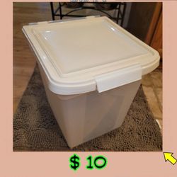 Container For Pet Food