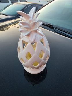 Ceramic Pineapple with light