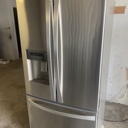 Kenmore Elite Refrigerator (32” 3/4) Inches Wide 