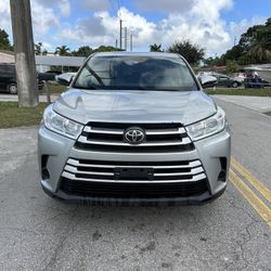 2017 Toyota HIGHLANDER LE